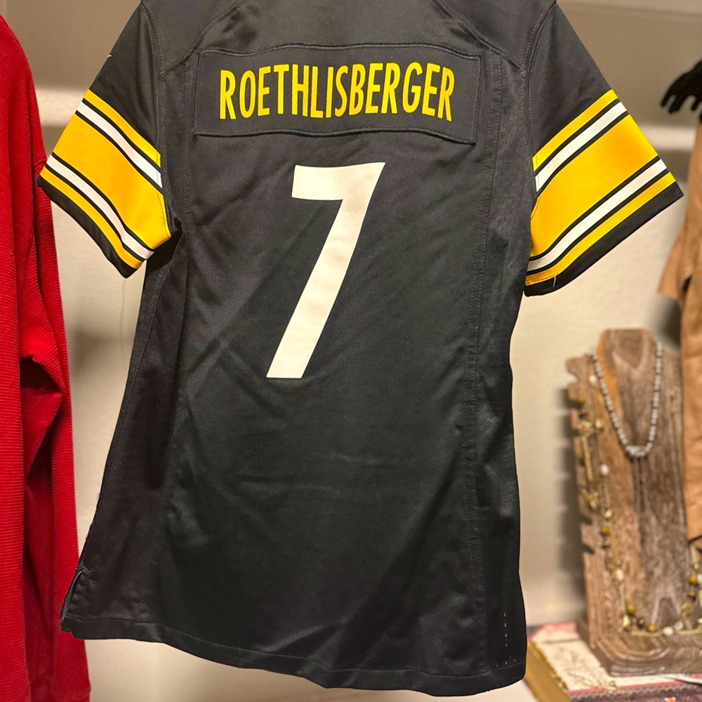Ben Roethlisberger Jersey

Women’s- Small